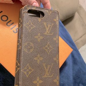 AUTHENTIC Louis Vuitton iphone BUMBER & Folio